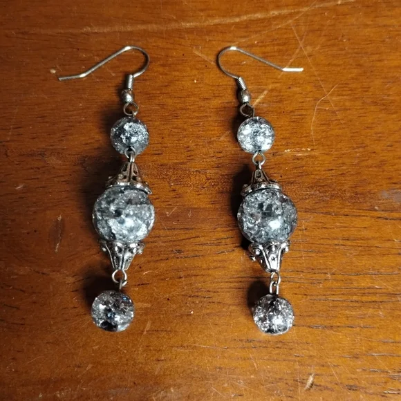 Elegant Womens Black And Clear Dangle Earrings - Picture 6 of 6
